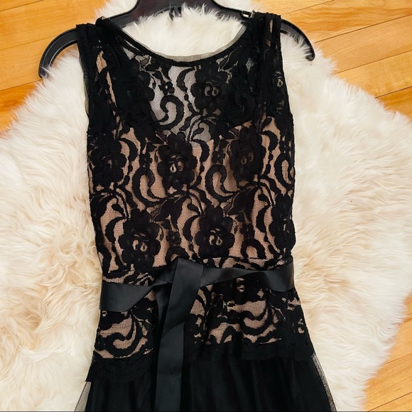 NEW Stunning Black Lace Dress - Picture 13 of 15